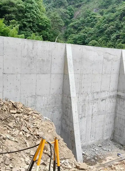潍坊重力式挡土墙